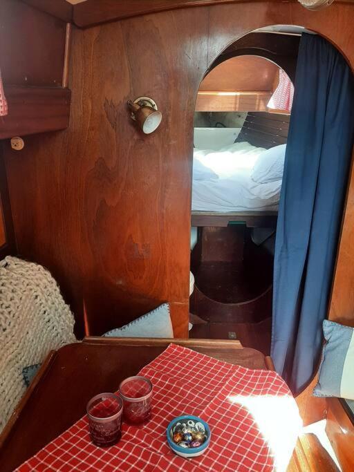 Cosy Sailingboat In Vlissingen Hotell Eksteriør bilde