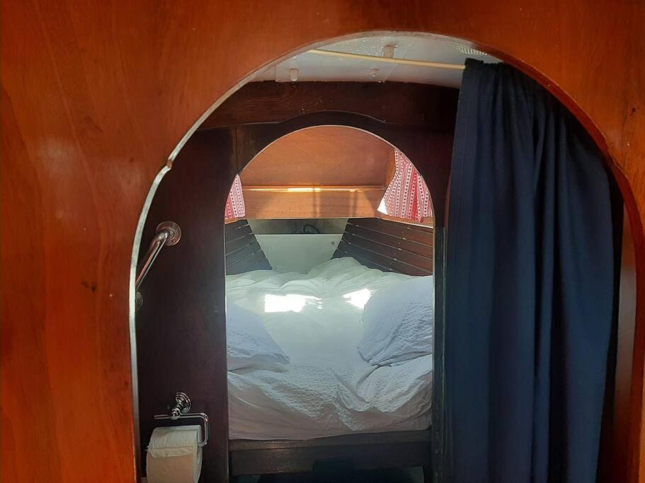 Cosy Sailingboat In Vlissingen Hotell Eksteriør bilde